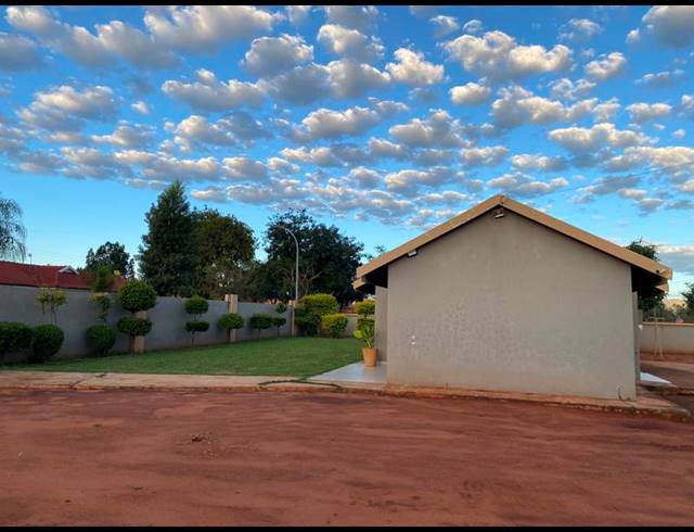 3 BEDROOM PROPERTY TO RENT IN NYLPARK